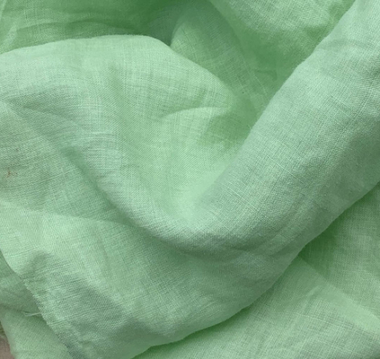 Bequeme natürliche grüne Gauze Fabric 120gsm Baumwolle Gauze Fabric For Clothing 32S