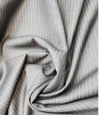 27% Rayon 73% Polyester 220 g/m² grau-weiß gestreifter Rayon/Polyester-Anzugstoff