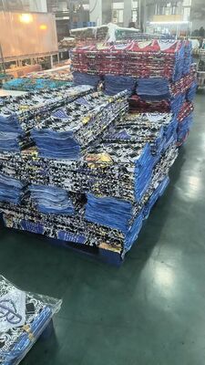 135 GSM Baumwollgedruckte Stoffe mit lebendigen Farben und weichem, atmungsaktivem, natürlichen Gazegewebe
