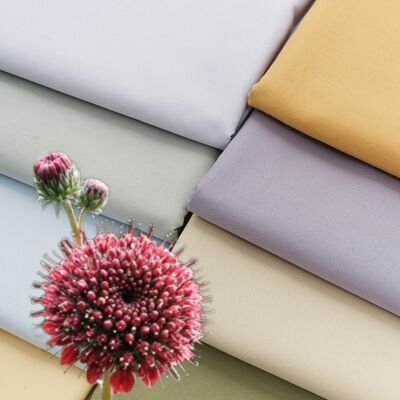 Premium-Mikrofiber Nida-Gewebe für Abaya - 100% Polyester 100-120 gm mit weichem Touch und seidigem Gefühl und Faltenbeständigkeit