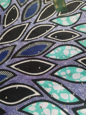 African Wax Print Stoff mit Hot-Fixed Rhinestones 91% Baumwolle 9% Spandex, hohe Faltenbeständigkeit, ausgezeichnete elastische Wiederherstellung