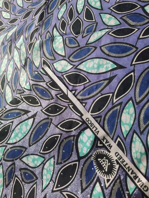 African Wax Print Stoff mit Hot-Fixed Rhinestones 91% Baumwolle 9% Spandex, hohe Faltenbeständigkeit, ausgezeichnete elastische Wiederherstellung