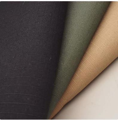 Anti-statische Gitter-Anti-Riss 150gm Arbeitskleidung Stoff CVC-Mischung für professionelle Uniformen